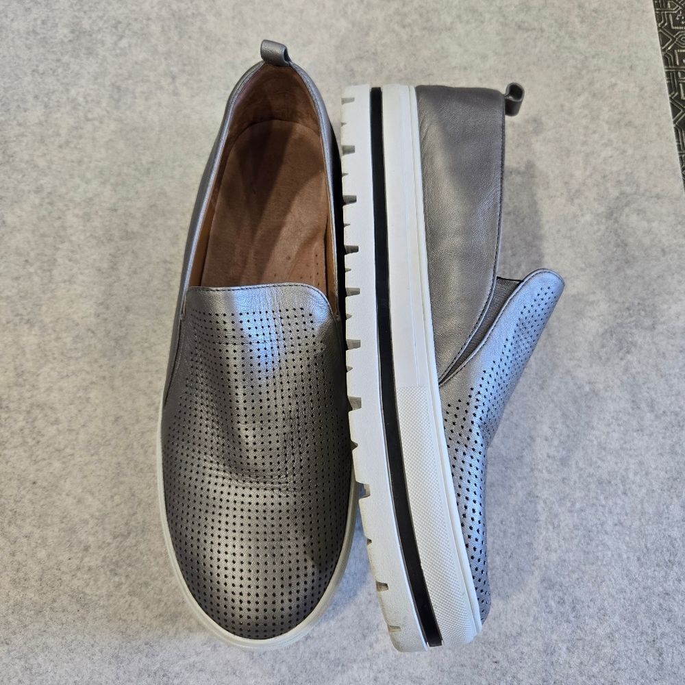 🐢 Halogen Metallic Silver Chunky sneaker.  1" platform.  Size 10.